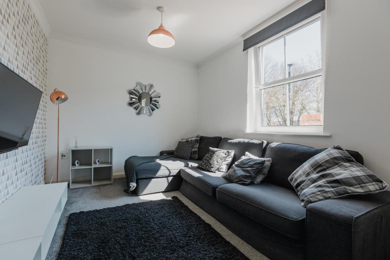 Hullidays - Theatre Side Apartment - Refurbished 2023 Kingston upon Hull Bagian luar foto