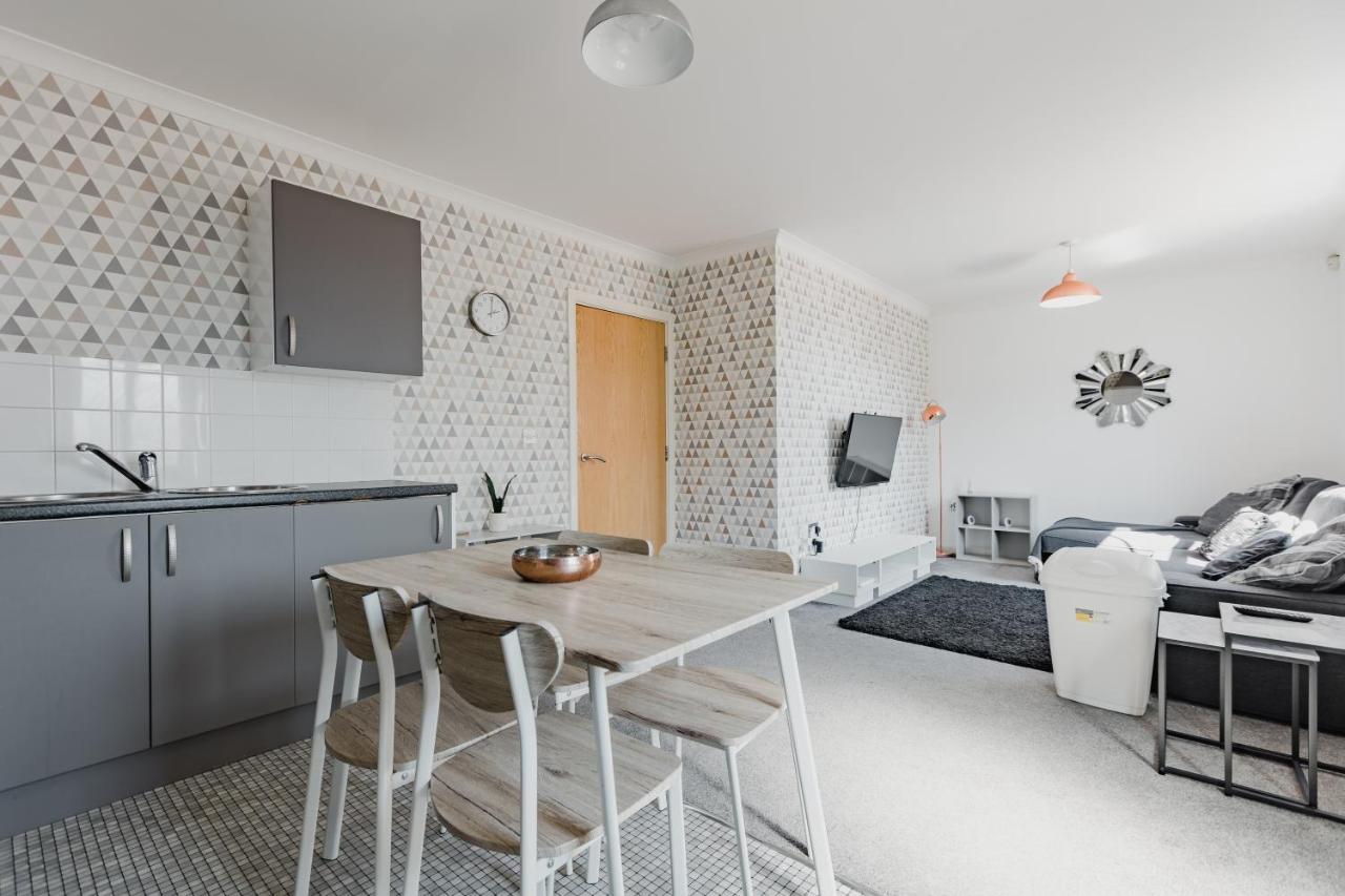 Hullidays - Theatre Side Apartment - Refurbished 2023 Kingston upon Hull Bagian luar foto