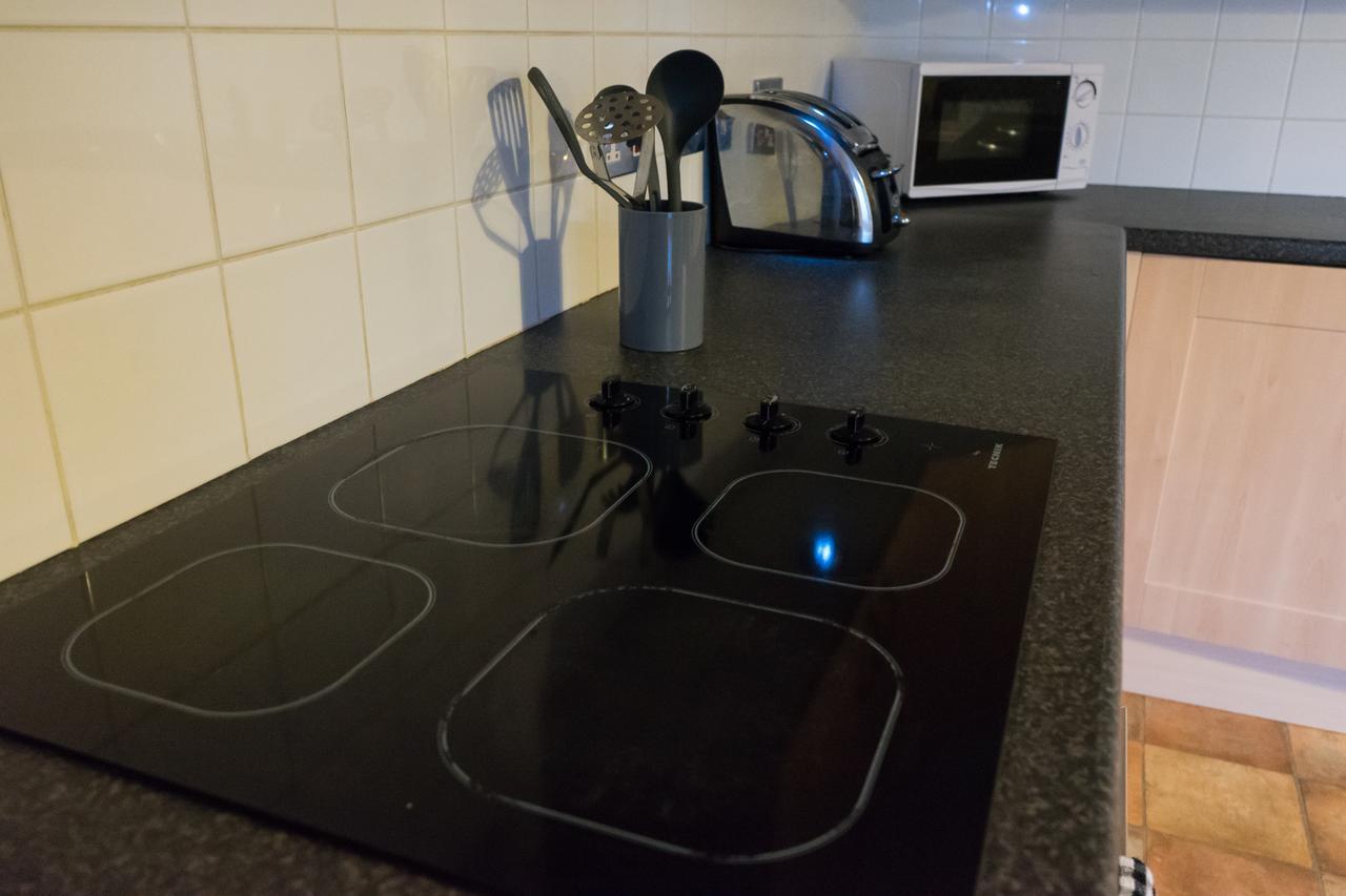 Hullidays - Theatre Side Apartment - Refurbished 2023 Kingston upon Hull Bagian luar foto